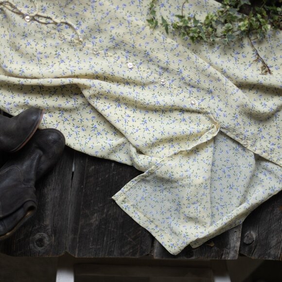 SOLD Vintage Dainty Floral Prairie Skirt - Picture 3 of 5